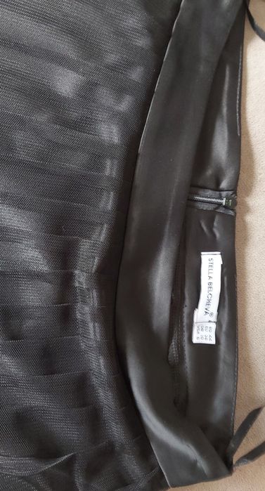 Черна пола, официална