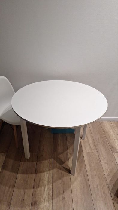 Продам стол срочно