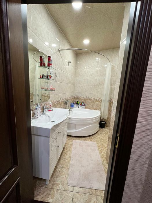 Продажа 4/2/5 на Юнусабад-19, (97 кв.м), улучшенка, 4 хонали