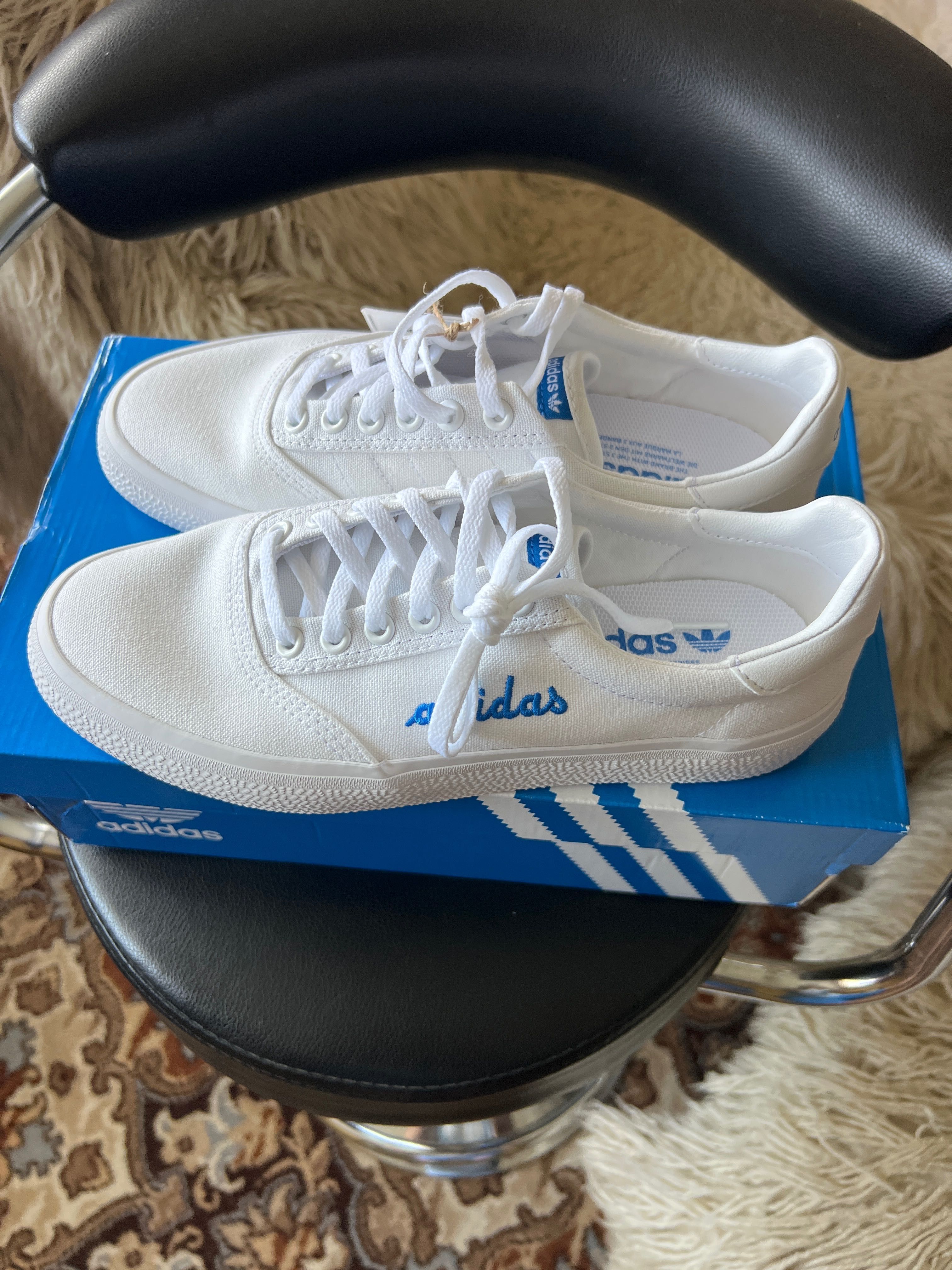 Кецове на Adidas