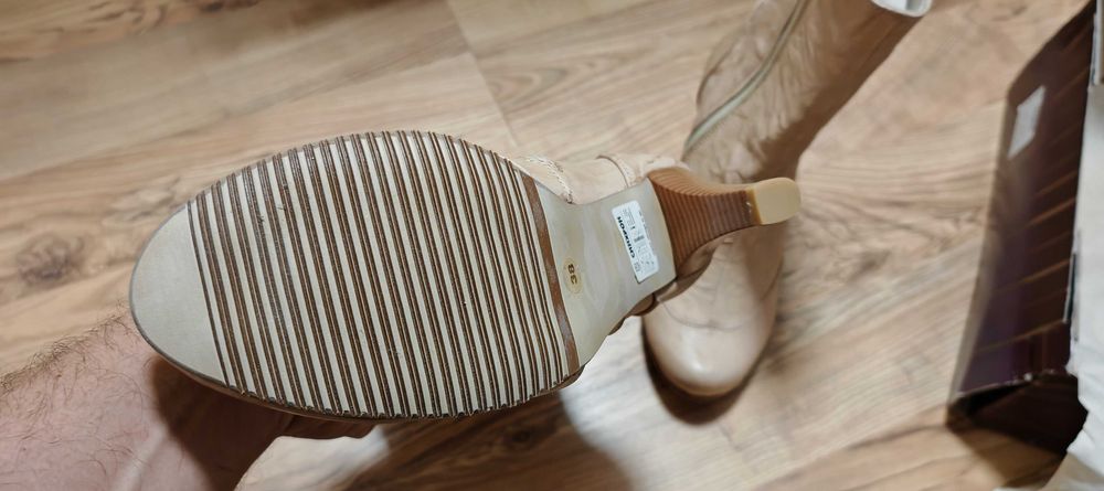 Нови Дизайнерски Боти от Естествена Кожа в Цвят Nude/Бежово Номер 38