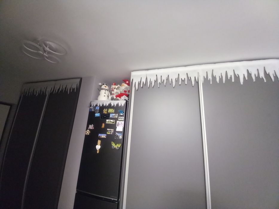 Închiriez apartament 2 camere.