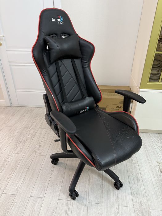Игровое кресло AeroCool в хорошем состоянии
