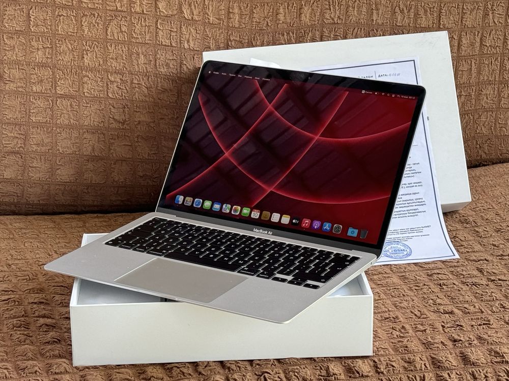 MacBook Air 13.3 M1 2021 EAC /SSD256GB/RAM8GB Touch ID Silver в идеале