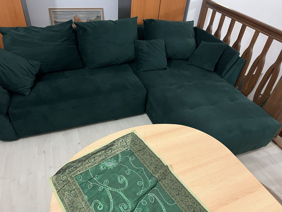 Canapea extensibila cu perne