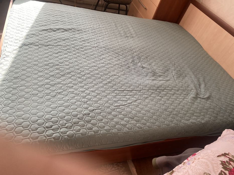 Продам двухспальный кровать