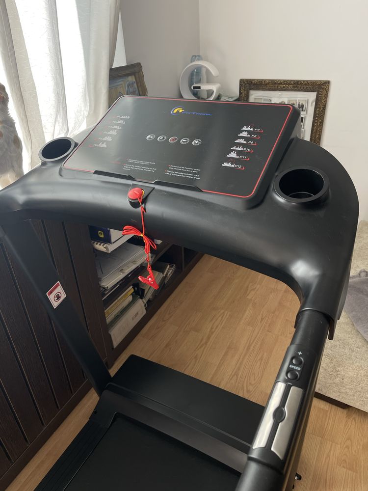 Banda de alergat FitTronic K3000  conectivitate la aplicatii