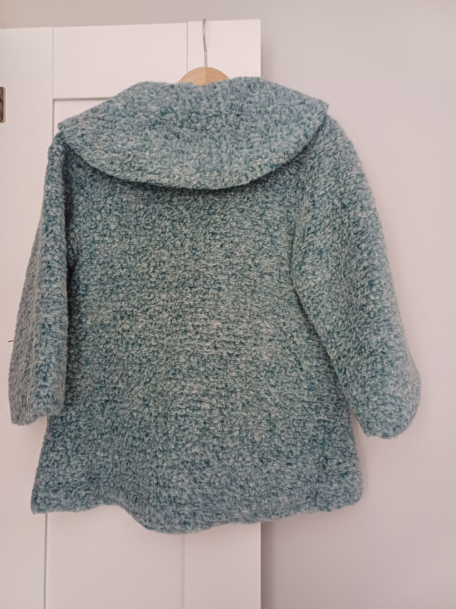 Нови, с етикет, палта Mango, 116 см - карирано/ букле