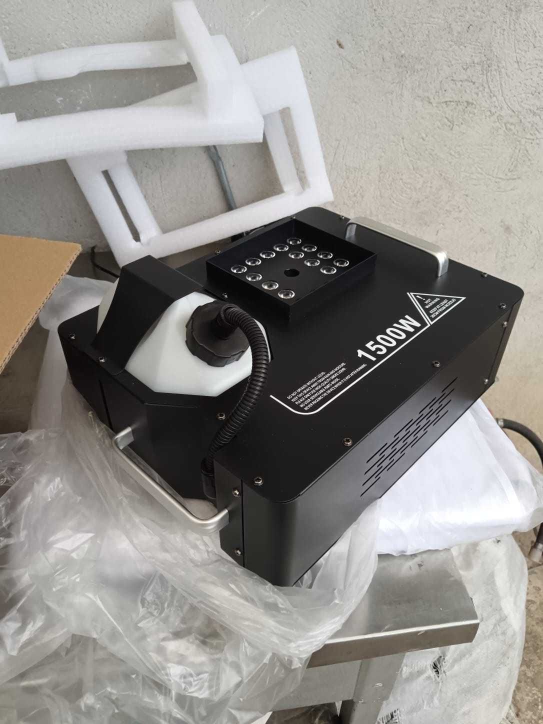 Masina de Fum DF-1500A, 1500 W 24 x LED, Telecomanda Control DMX
