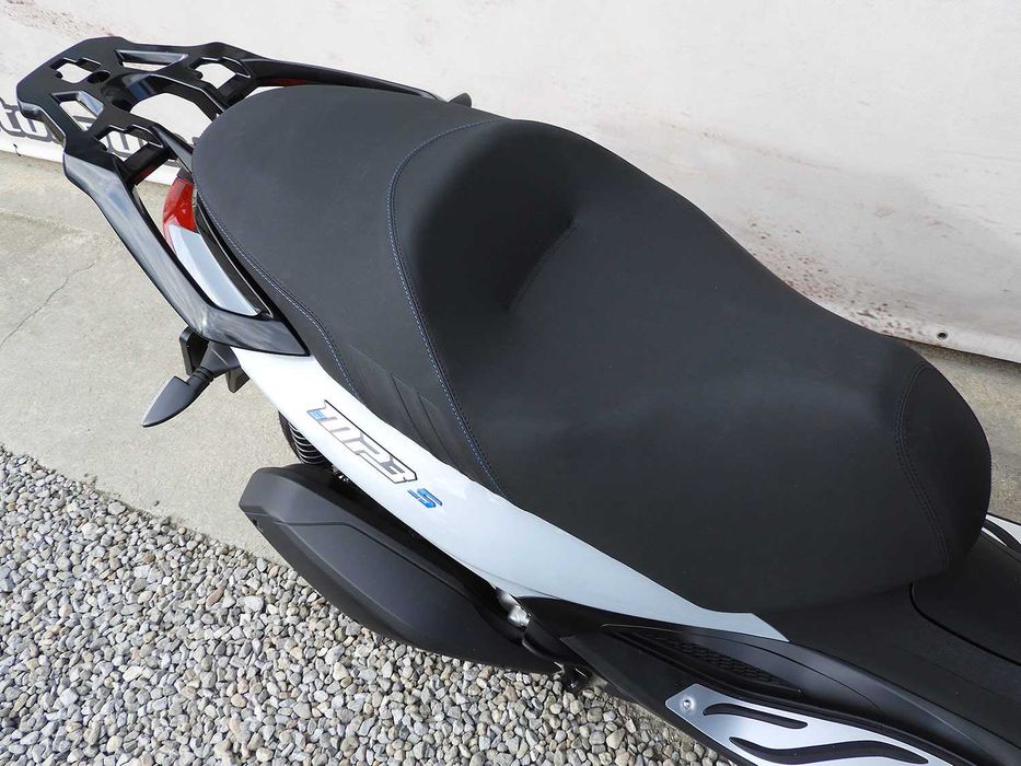 Scuter Piaggio MP3 310 Sport E5+ 2025 | Rate | Leasing