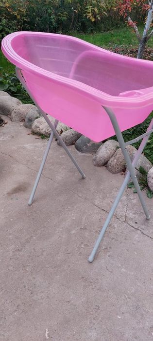 Ванночка на ножках