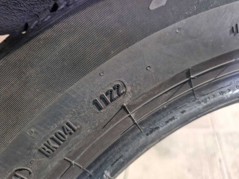 2 Pirelli R16 205/55/ All -Season Tires Dot1122