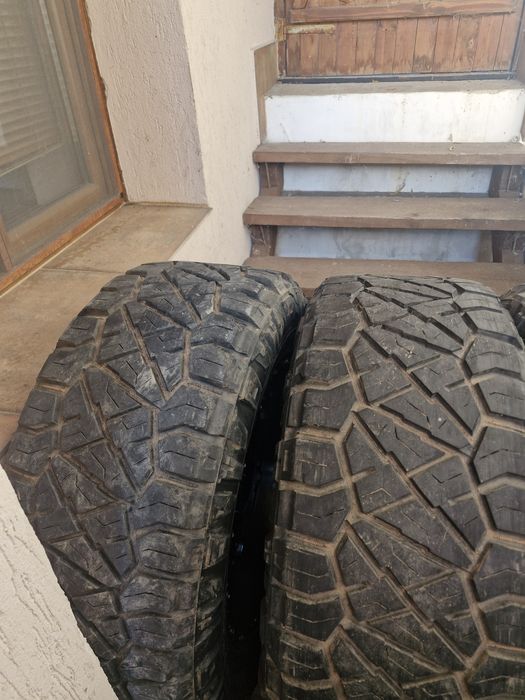 Продавам гуми HITTO