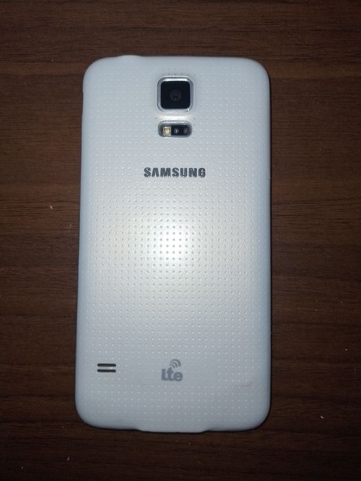 Galaxy S5 eski. Akkomulyator olgan