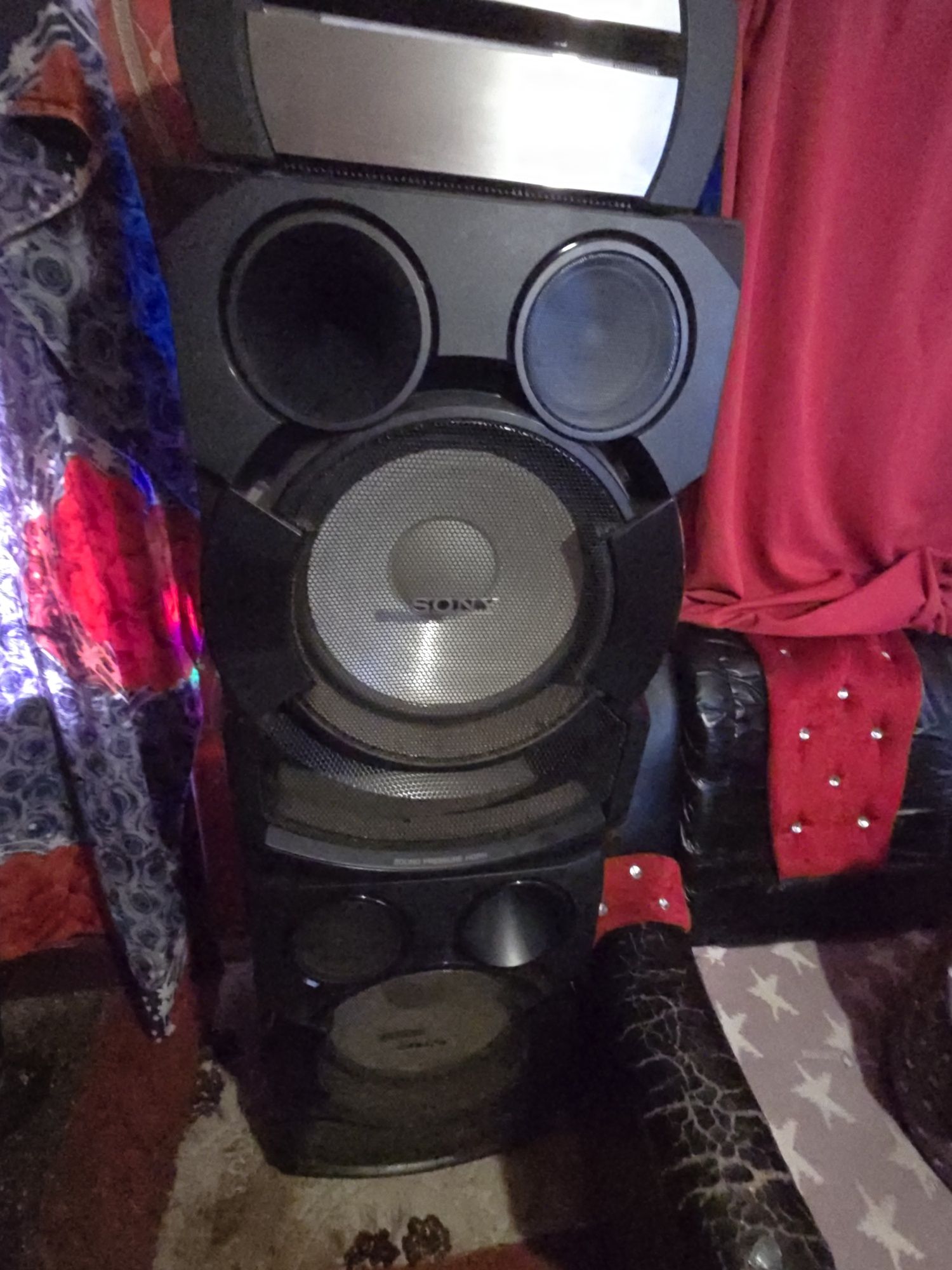 Продава се sony shake x70 D