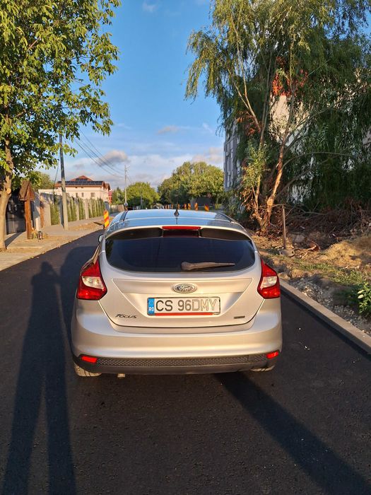 Ford Focus 3 hatchback 1.6 TDCI - ambreiaj + distributie făcute