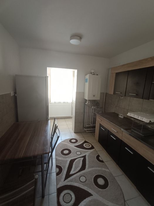 Închiriez apartament decomandat cu 2 camere in Gura Humorului