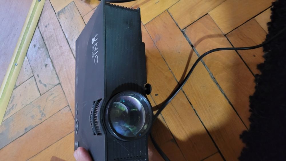 Мини проектор Unic HD WiFi