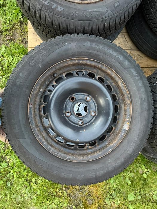 Jante de otel 15" cu anvelope de iarna 195/65/15