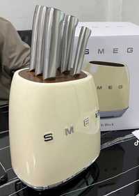 Smeg набор ножей с подставкой