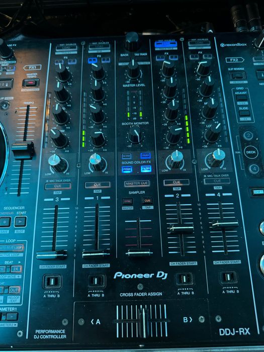 Контролер Pioneer DDJ-RX
