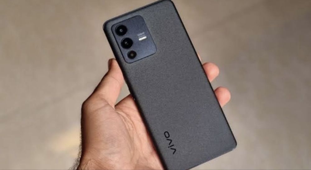 Почти новый телефон VIVO V25 PRO / 5 G