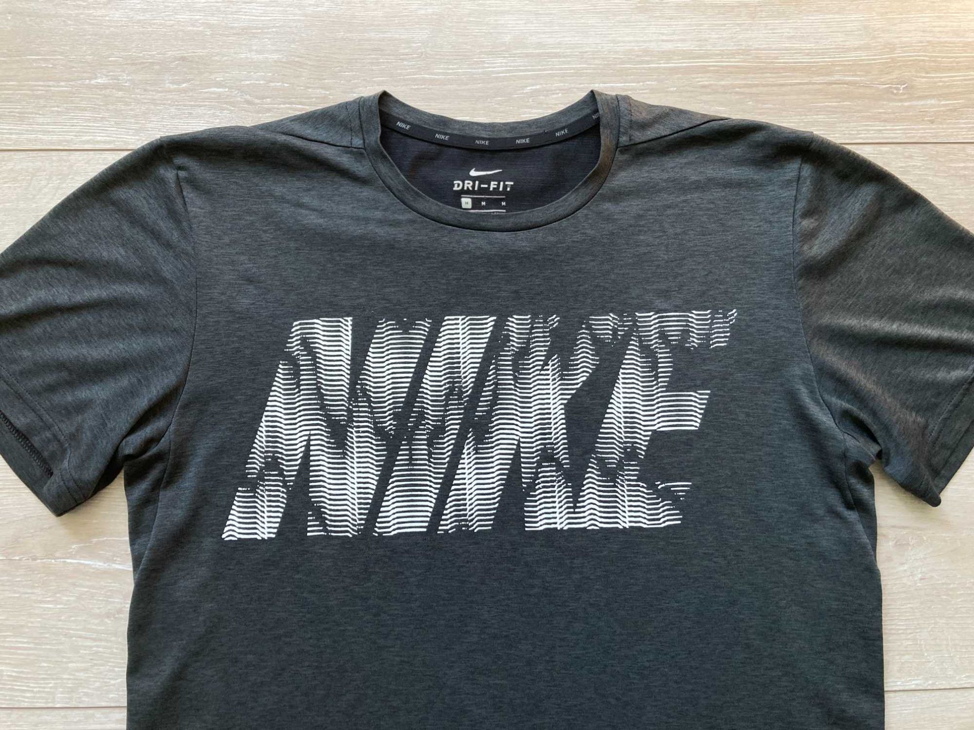 Найк Nike Dri Fit мъжка тениска размер М