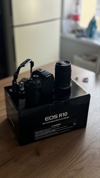 Продам камеру Canon R10 Срочно или обмен на Камеру Sony Zv E10 Mark2