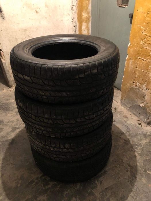 Зимни гуми 255/60/18 Nokian