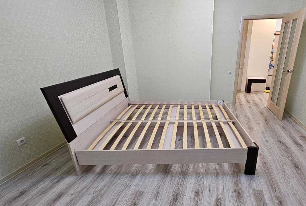 Кровать двухспальная в хорошем состоянии