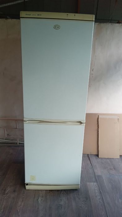 Продам холодильник состояние нормально