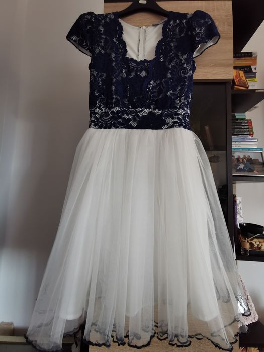 Rochie eleganta ocazie specială, dantela și voal