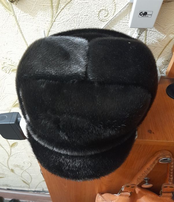 Срочно.Натуральная,меховая,мужская,классическая шапка.1шт