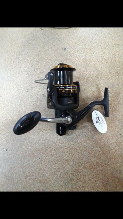 Vând 4 muliete EastShark HK 7000