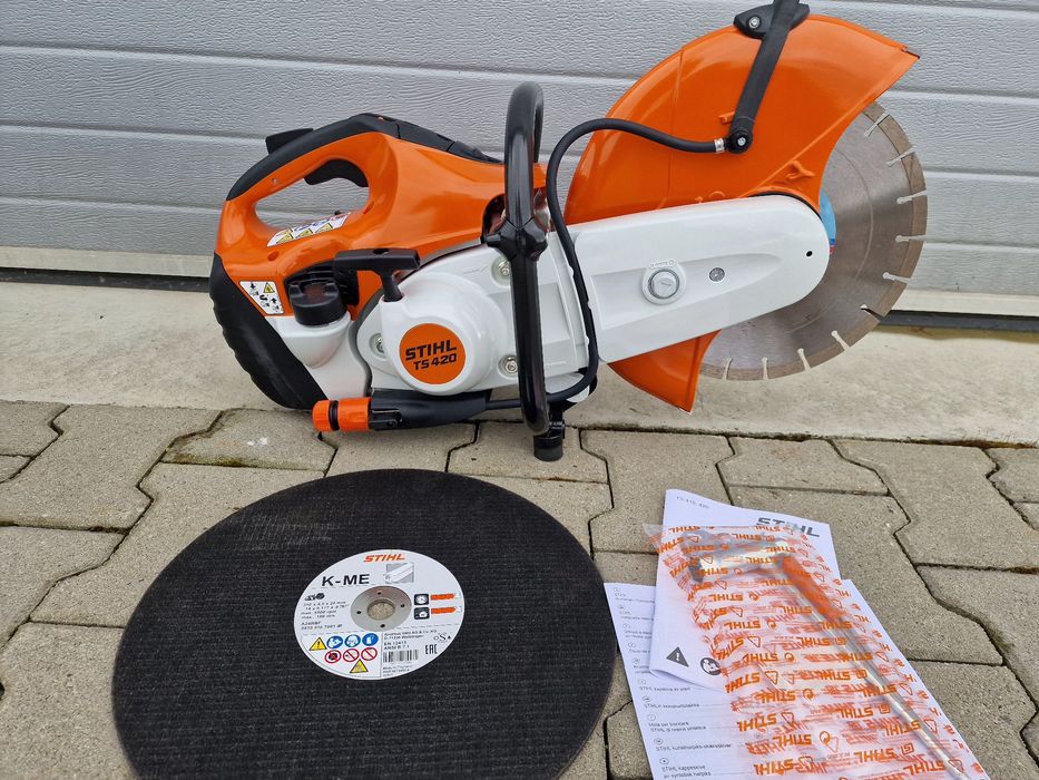 Drujbă  de taiat beton Stihl TS 420 Nou 2x discuri metal+ beton
TS 420