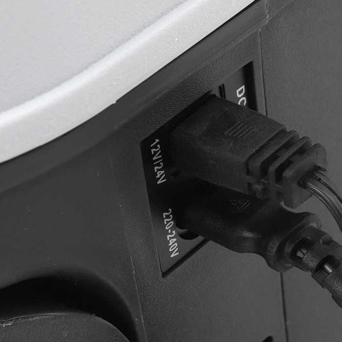 Хладилна кутия Automat 35L – охлаждане и фризер, 12V / 24V / 220V кола