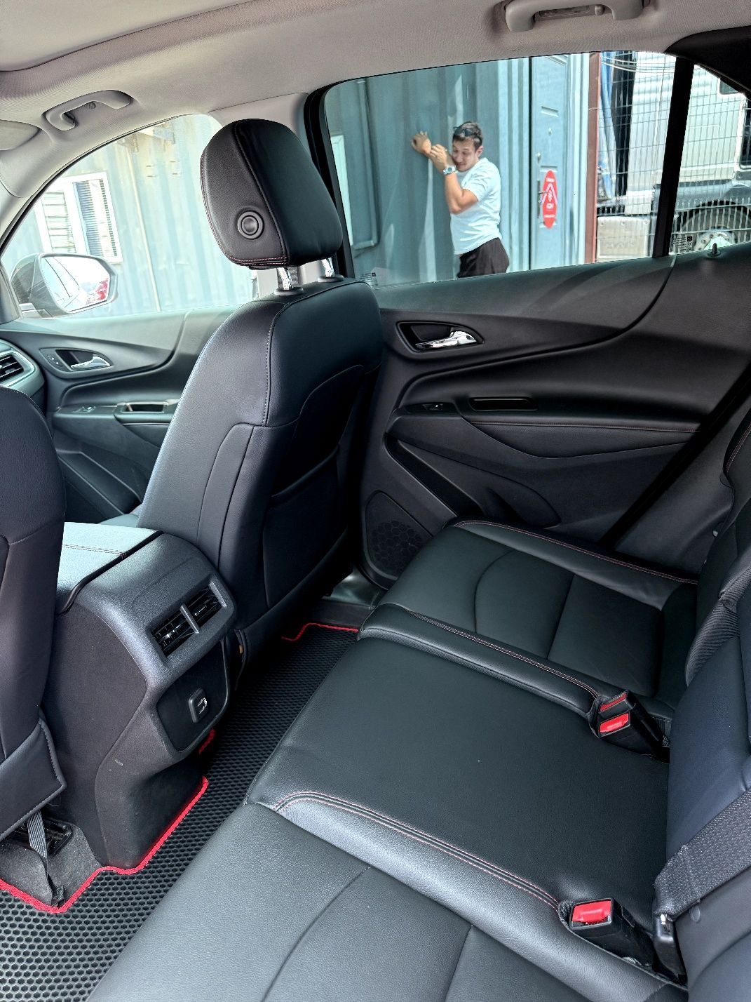 Chevrolet EQUINOX.