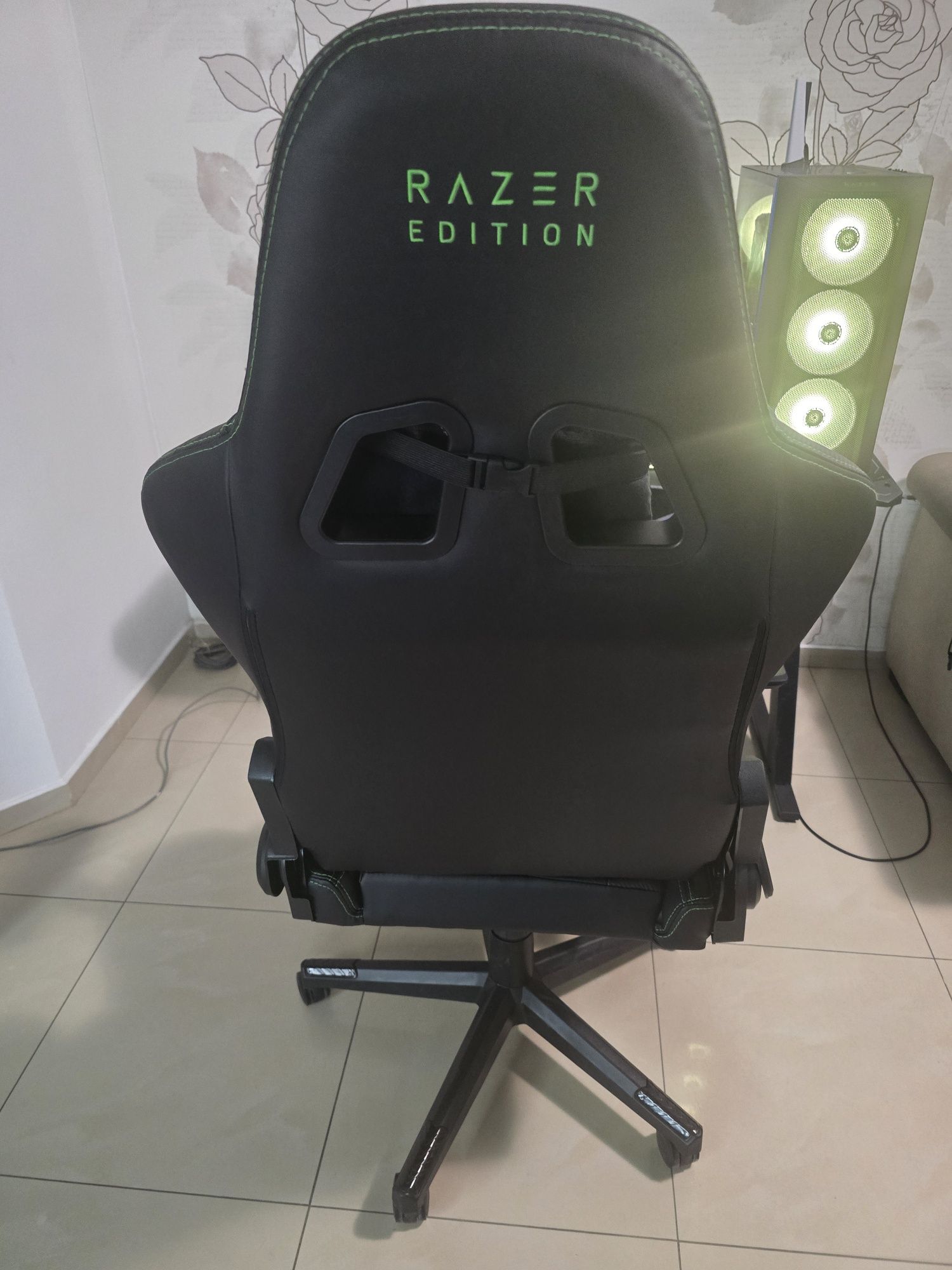 Геймърски стол Razer