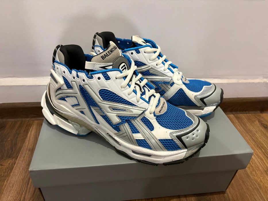 Продавам мъжки обувки Balenciaga Runner Blue Grey