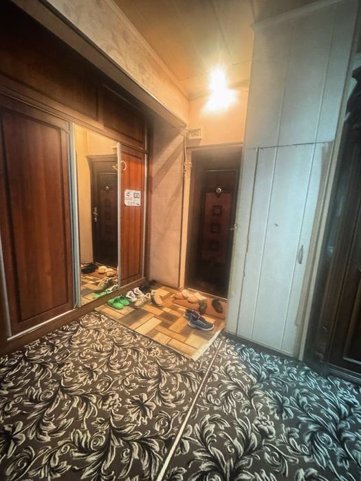 Продается 3/1/5 на массиве Хумоюн не торцевая