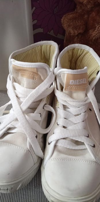 Бели кецове Дизел, 39ти номер, носени съвсем малко