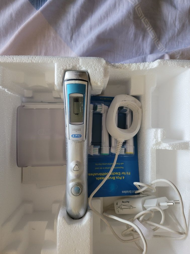 Periuța electrica oral b triumph