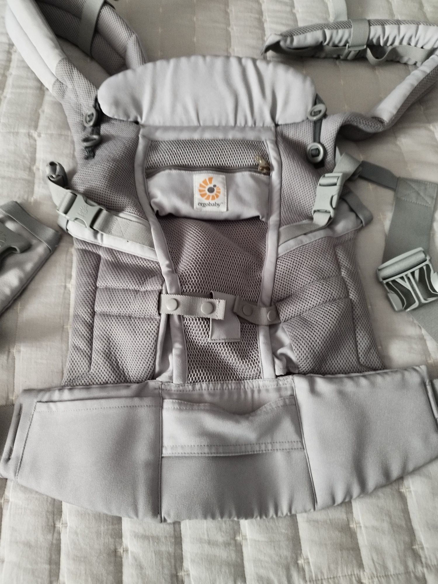 Sistem de purtare Ergobaby