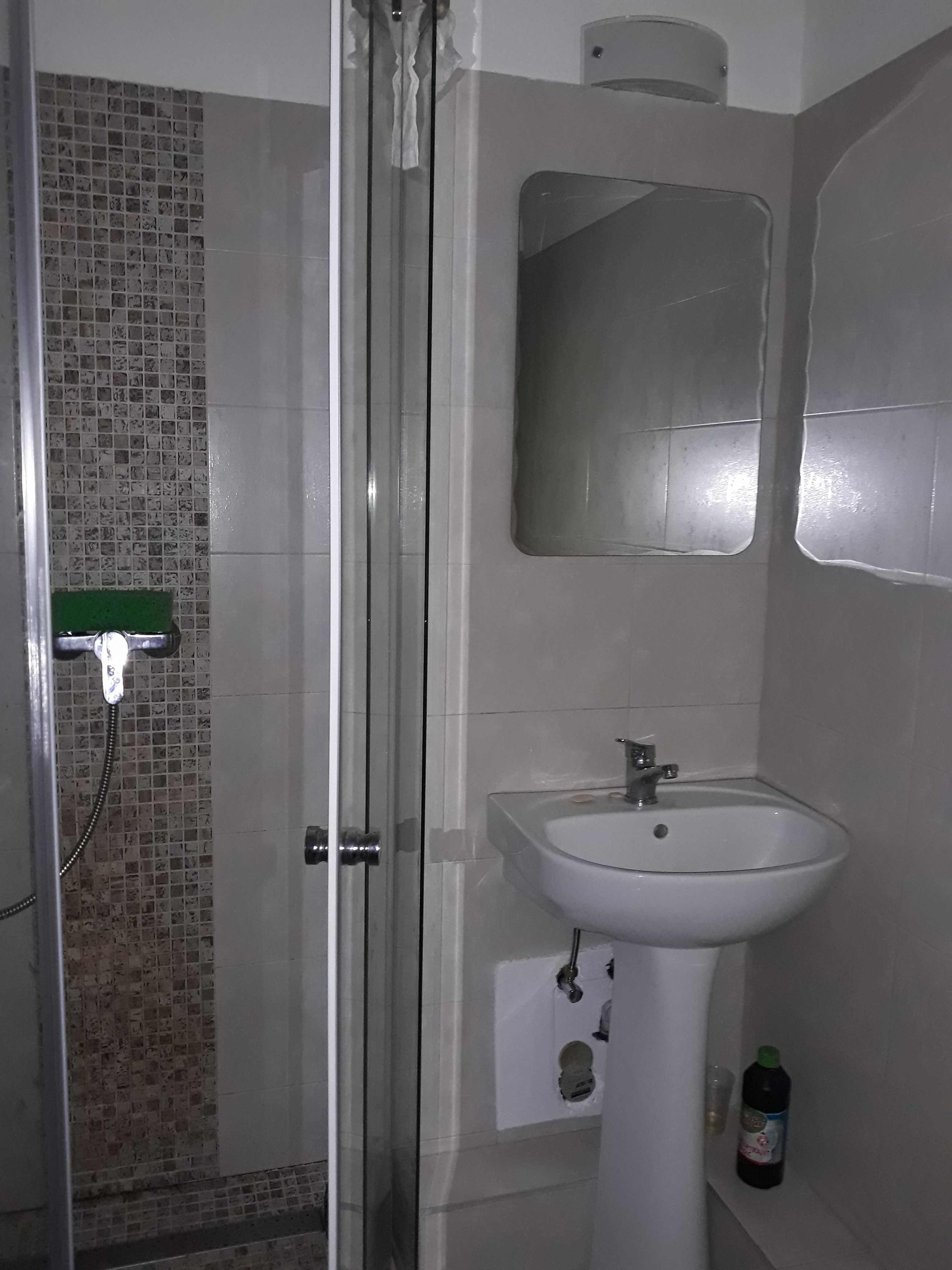 Camera de inchiriat! Camera mare cu balcon, zona linistita
