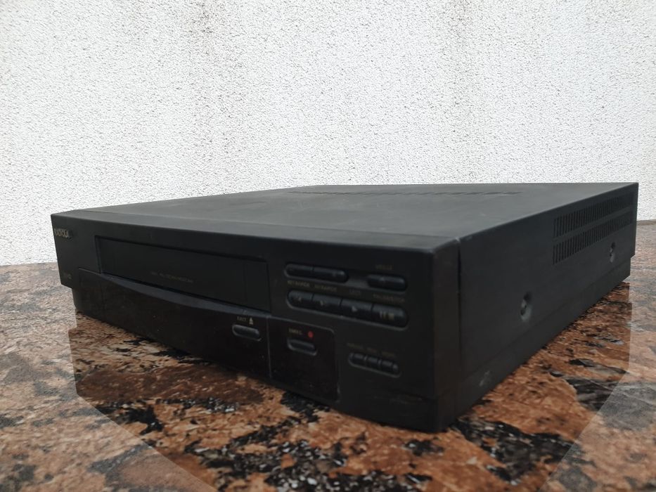 Vand video cassette pleyer marca RADIOLA,model 1SB51/38,made in Europe