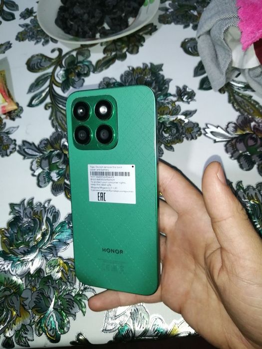 Xonor x8b,sotiladi srochno!!