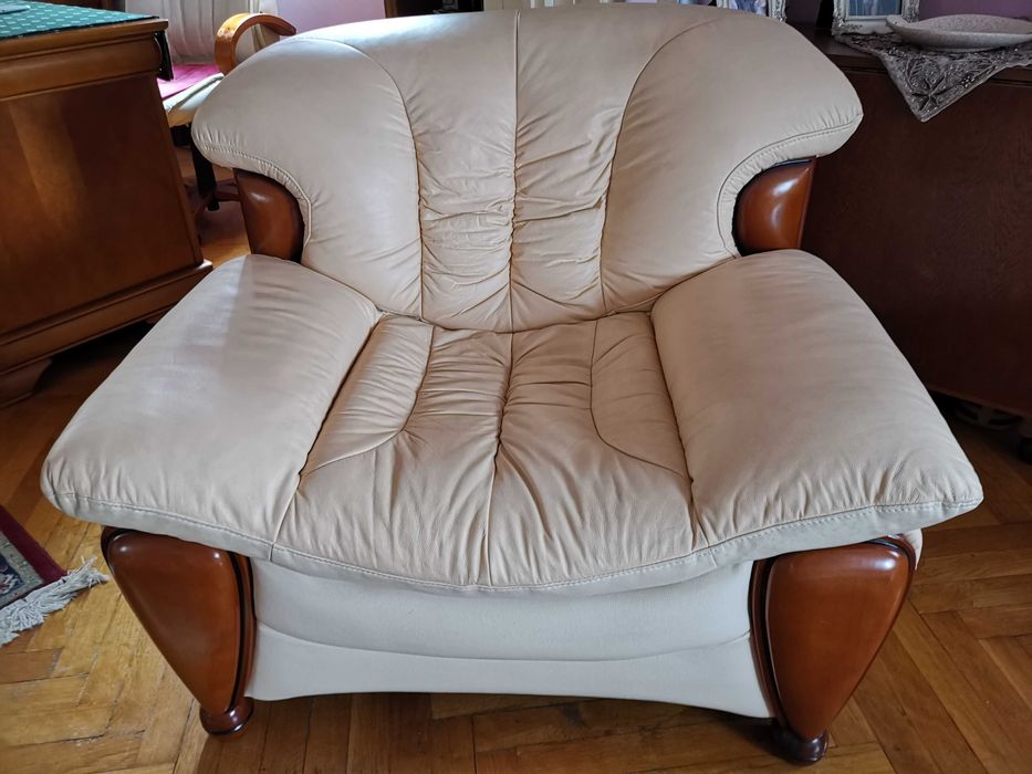 Canapea si 2 fotolii elegante din piele naturala