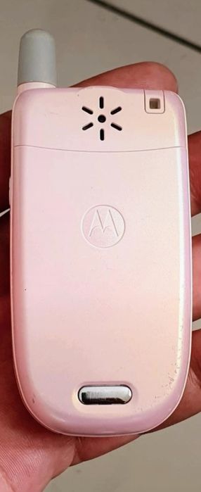 Motorola v220 cu încărcător original (orice rețea)