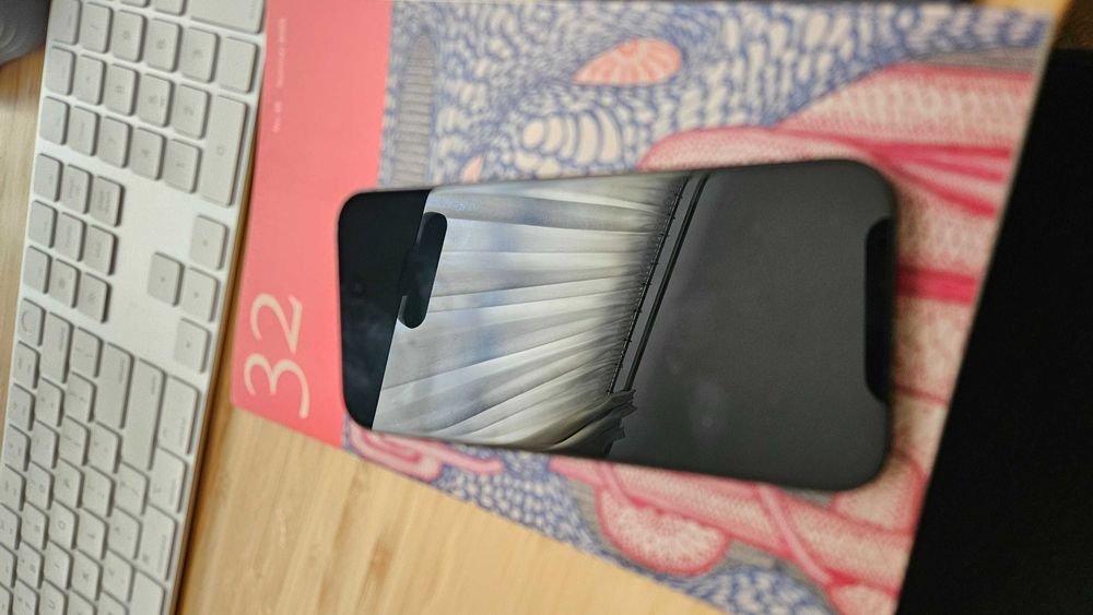 iPhone 15 pro 256gb cu carcasa (impecabil, ca nou, la liber)