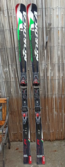 Schiuri profesionale Nordica Dobermann GSR 182 cm